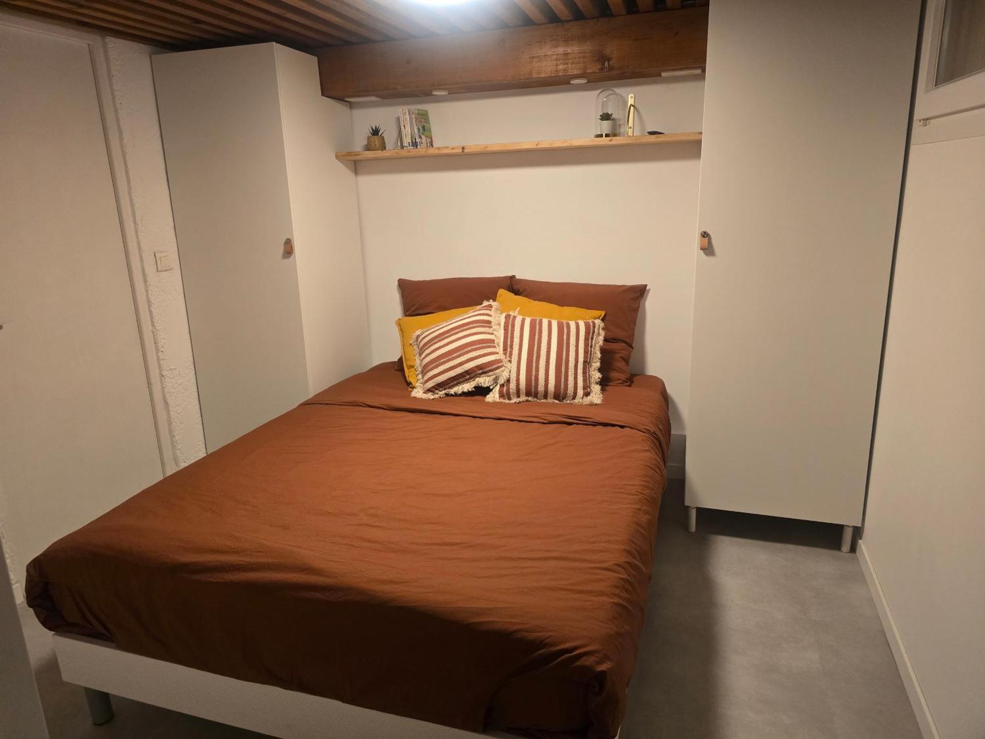Apartment Avec Parking, 150m Du Vieux Port, 50 M2